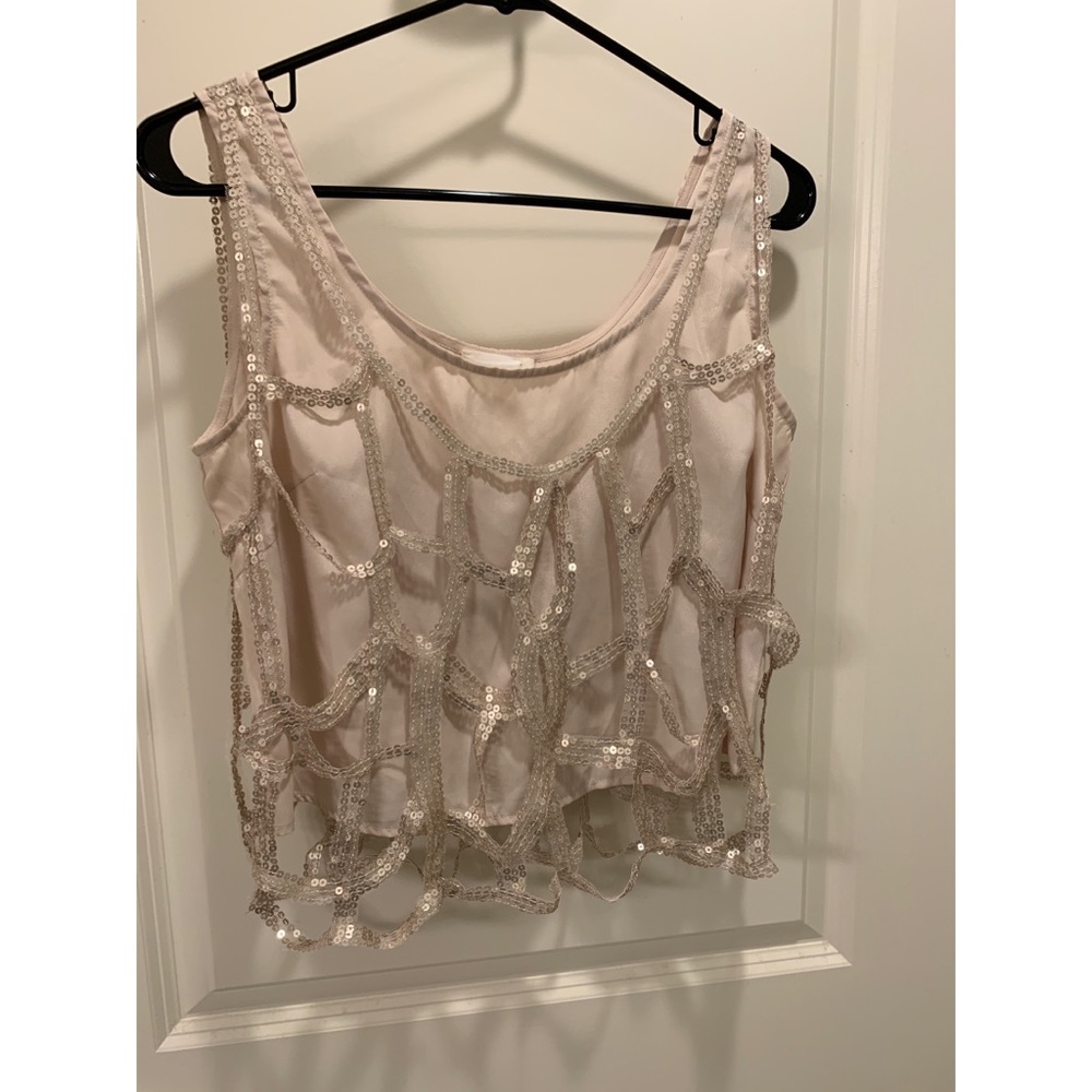 Crop top tank-top with sequence netting overlay